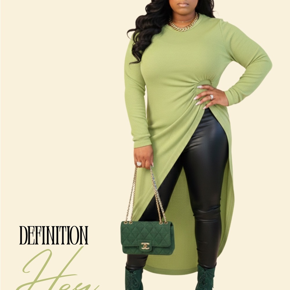 Green Longline Top with Black Leggings